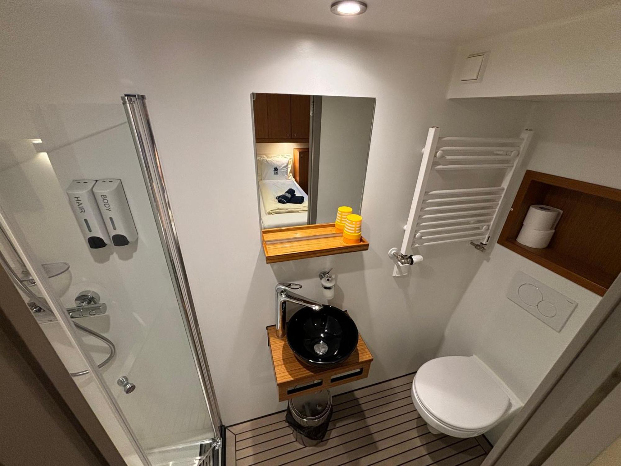 Hotelboat Iris جروننجن المظهر الخارجي الصورة